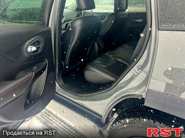 Сірий Джип Cherokee, об'ємом двигуна 3.2 л та пробігом 22 тис. км за 25200 $, фото 11 на Automoto.ua
