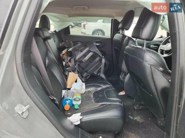 Серый Джип Чероки, объемом двигателя 3.2 л и пробегом 154 тыс. км за 9000 $, фото 9 на Automoto.ua