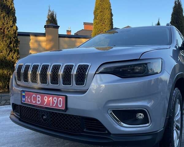 Сірий Джип Cherokee, об'ємом двигуна 3.24 л та пробігом 17 тис. км за 22950 $, фото 2 на Automoto.ua