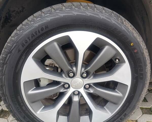 Серый Джип Чероки, объемом двигателя 3.24 л и пробегом 82 тыс. км за 28000 $, фото 39 на Automoto.ua