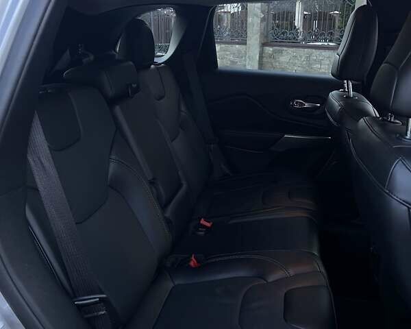 Сірий Джип Cherokee, об'ємом двигуна 3.24 л та пробігом 17 тис. км за 22950 $, фото 61 на Automoto.ua