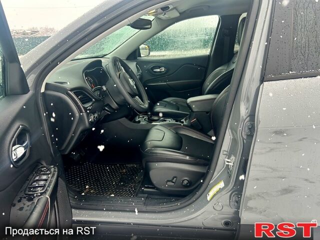 Сірий Джип Cherokee, об'ємом двигуна 3.2 л та пробігом 22 тис. км за 25200 $, фото 12 на Automoto.ua