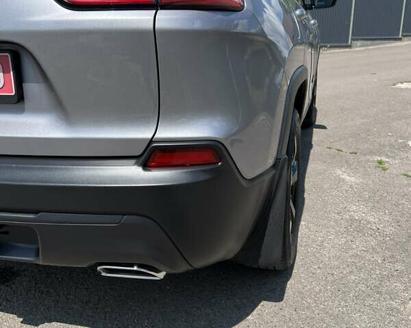 Сірий Джип Cherokee, об'ємом двигуна 3.2 л та пробігом 93 тис. км за 18900 $, фото 10 на Automoto.ua