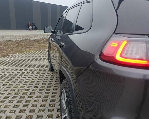 Серый Джип Чероки, объемом двигателя 3.24 л и пробегом 82 тыс. км за 28000 $, фото 8 на Automoto.ua