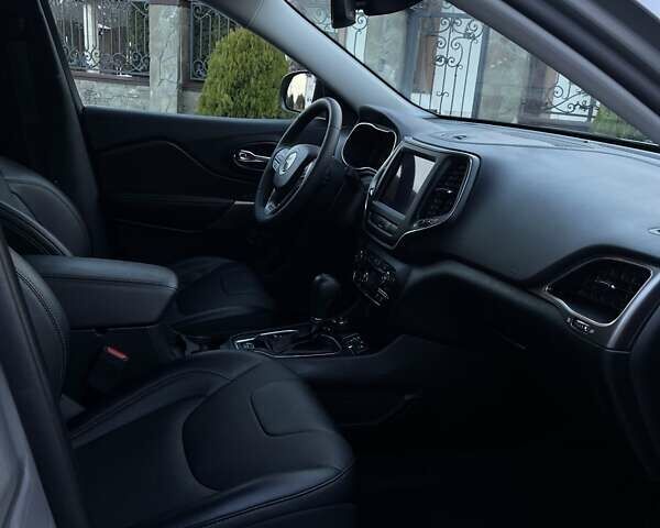 Сірий Джип Cherokee, об'ємом двигуна 3.24 л та пробігом 17 тис. км за 22950 $, фото 51 на Automoto.ua