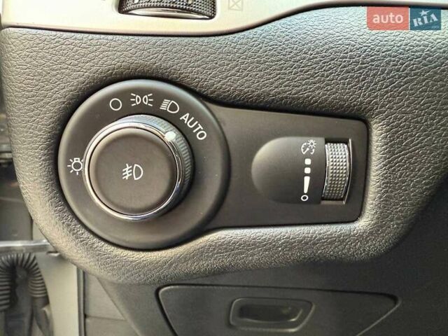 Серый Джип Чероки, объемом двигателя 3.24 л и пробегом 58 тыс. км за 23990 $, фото 15 на Automoto.ua