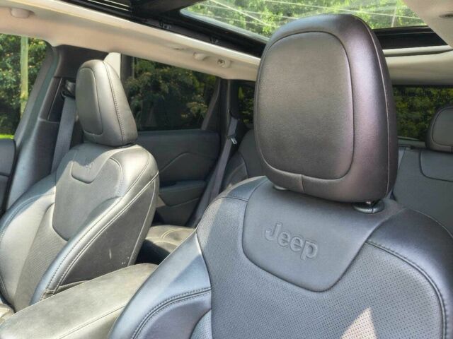 Сірий Джип Cherokee, об'ємом двигуна 3.2 л та пробігом 34 тис. км за 11000 $, фото 11 на Automoto.ua