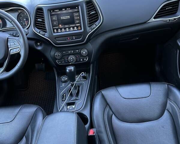 Серый Джип Чероки, объемом двигателя 3.2 л и пробегом 49 тыс. км за 22500 $, фото 22 на Automoto.ua