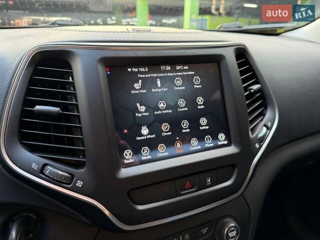 Серый Джип Чероки, объемом двигателя 3.24 л и пробегом 58 тыс. км за 23990 $, фото 22 на Automoto.ua