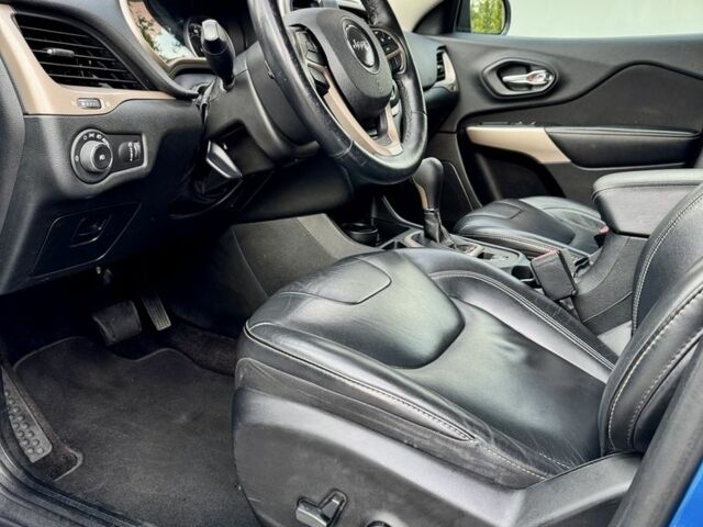 Синій Джип Cherokee, об'ємом двигуна 2.4 л та пробігом 75 тис. км за 13500 $, фото 5 на Automoto.ua