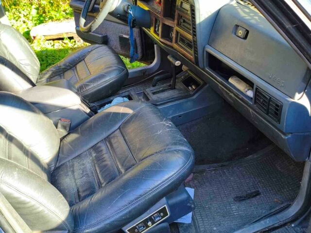 Синий Джип Чероки, объемом двигателя 4 л и пробегом 200 тыс. км за 2700 $, фото 3 на Automoto.ua