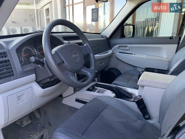 Синій Джип Cherokee, об'ємом двигуна 2.77 л та пробігом 259 тис. км за 10800 $, фото 12 на Automoto.ua