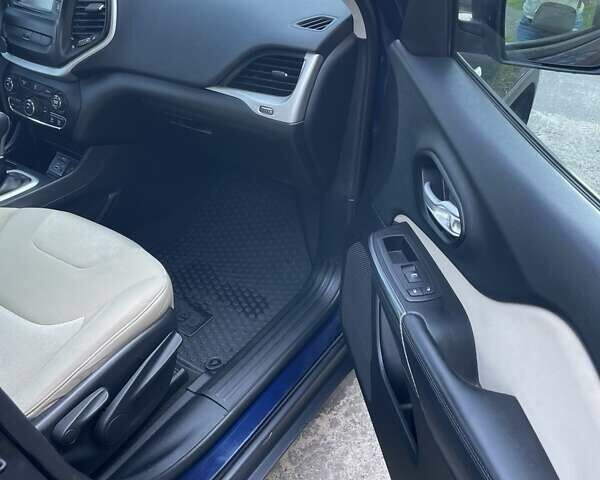 Синій Джип Cherokee, об'ємом двигуна 2.36 л та пробігом 168 тис. км за 12500 $, фото 10 на Automoto.ua