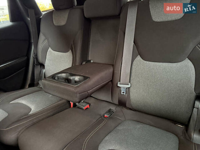 Джип Cherokee 2014 у Дніпро (Дніпропетровську) на Automoto.ua Синій Джип Cherokee, об'ємом двигуна 2.36 л та пробігом 199 тис. км за 10499 $, фото 13 на Automoto.ua