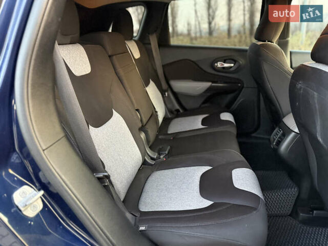 Синий Джип Чероки, объемом двигателя 2.36 л и пробегом 136 тыс. км за 11550 $, фото 32 на Automoto.ua