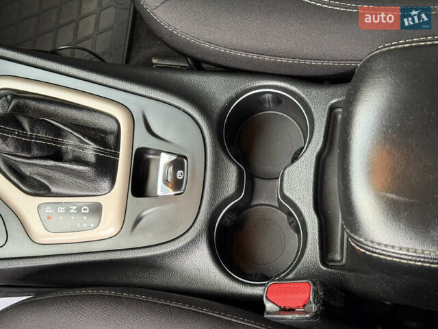 Джип Cherokee 2014 у Дніпро (Дніпропетровську) на Automoto.ua Синій Джип Cherokee, об'ємом двигуна 2.36 л та пробігом 199 тис. км за 10499 $, фото 51 на Automoto.ua