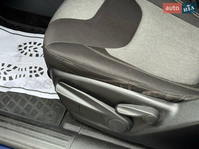 Джип Cherokee 2014 у Дніпро (Дніпропетровську) на Automoto.ua Синій Джип Cherokee, об'ємом двигуна 2.36 л та пробігом 199 тис. км за 10499 $, фото 40 на Automoto.ua