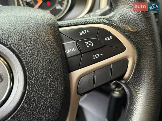 Джип Cherokee 2014 у Дніпро (Дніпропетровську) на Automoto.ua Синій Джип Cherokee, об'ємом двигуна 2.36 л та пробігом 199 тис. км за 10499 $, фото 45 на Automoto.ua