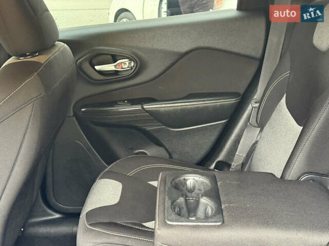 Джип Cherokee 2014 у Дніпро (Дніпропетровську) на Automoto.ua Синій Джип Cherokee, об'ємом двигуна 2.36 л та пробігом 199 тис. км за 10499 $, фото 58 на Automoto.ua