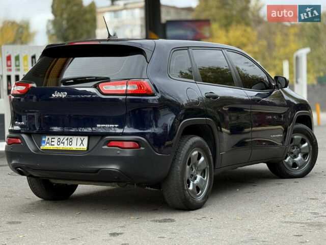 Джип Cherokee 2014 у Дніпро (Дніпропетровську) на Automoto.ua Синій Джип Cherokee, об'ємом двигуна 2.36 л та пробігом 199 тис. км за 10499 $, фото 4 на Automoto.ua