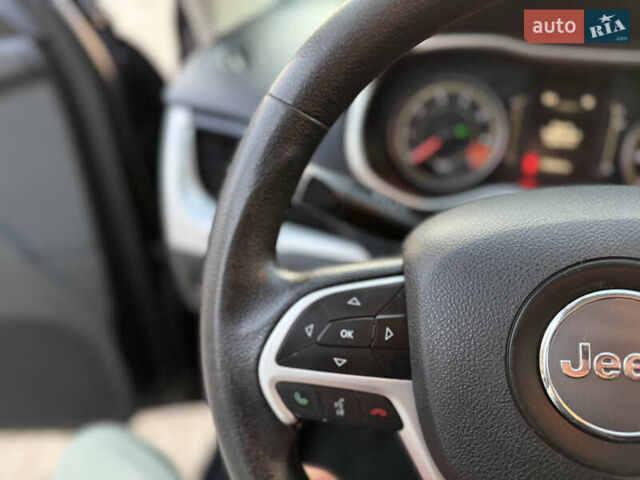 Синий Джип Чероки, объемом двигателя 2.36 л и пробегом 136 тыс. км за 11550 $, фото 42 на Automoto.ua