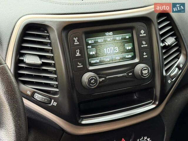 Джип Cherokee 2014 у Дніпро (Дніпропетровську) на Automoto.ua Синій Джип Cherokee, об'ємом двигуна 2.36 л та пробігом 199 тис. км за 10499 $, фото 48 на Automoto.ua