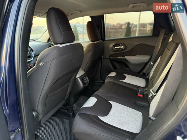 Синий Джип Чероки, объемом двигателя 2.36 л и пробегом 136 тыс. км за 11550 $, фото 28 на Automoto.ua