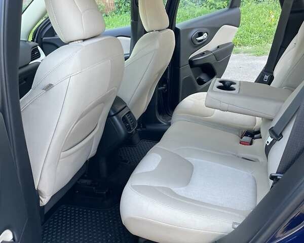 Синій Джип Cherokee, об'ємом двигуна 2.36 л та пробігом 168 тис. км за 12500 $, фото 13 на Automoto.ua