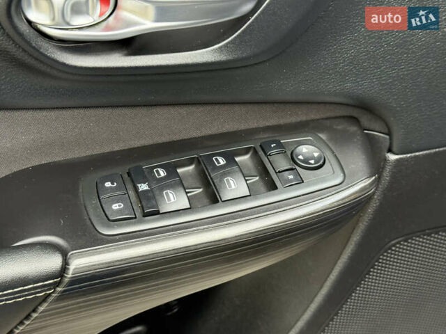 Джип Cherokee 2014 у Дніпро (Дніпропетровську) на Automoto.ua Синій Джип Cherokee, об'ємом двигуна 2.36 л та пробігом 199 тис. км за 10499 $, фото 37 на Automoto.ua