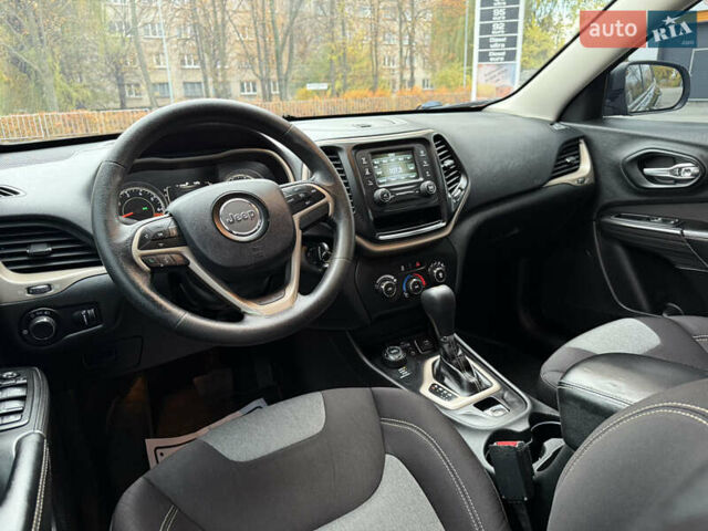 Джип Cherokee 2014 у Дніпро (Дніпропетровську) на Automoto.ua Синій Джип Cherokee, об'ємом двигуна 2.36 л та пробігом 199 тис. км за 10499 $, фото 8 на Automoto.ua
