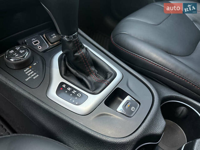 Синий Джип Чероки, объемом двигателя 3.24 л и пробегом 195 тыс. км за 15777 $, фото 22 на Automoto.ua