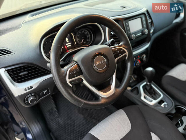 Синий Джип Чероки, объемом двигателя 2.36 л и пробегом 136 тыс. км за 11550 $, фото 37 на Automoto.ua