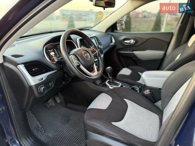 Синий Джип Чероки, объемом двигателя 2.36 л и пробегом 136 тыс. км за 11550 $, фото 25 на Automoto.ua