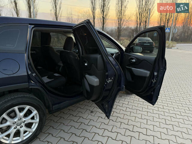 Синий Джип Чероки, объемом двигателя 2.36 л и пробегом 136 тыс. км за 11550 $, фото 45 на Automoto.ua