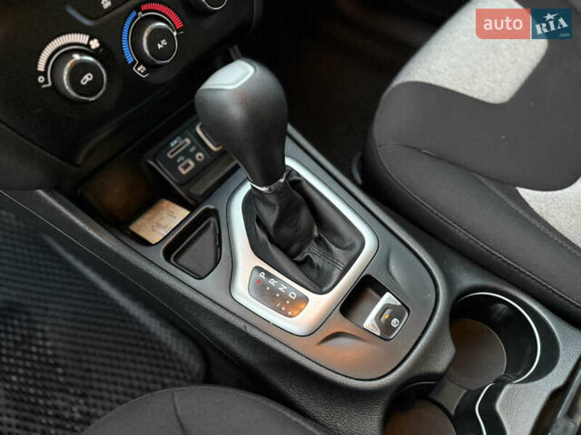 Синий Джип Чероки, объемом двигателя 2.36 л и пробегом 136 тыс. км за 11550 $, фото 40 на Automoto.ua