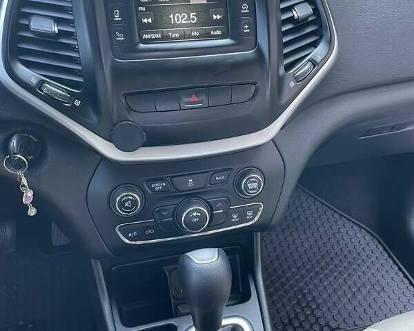 Синій Джип Cherokee, об'ємом двигуна 2.36 л та пробігом 168 тис. км за 12500 $, фото 9 на Automoto.ua