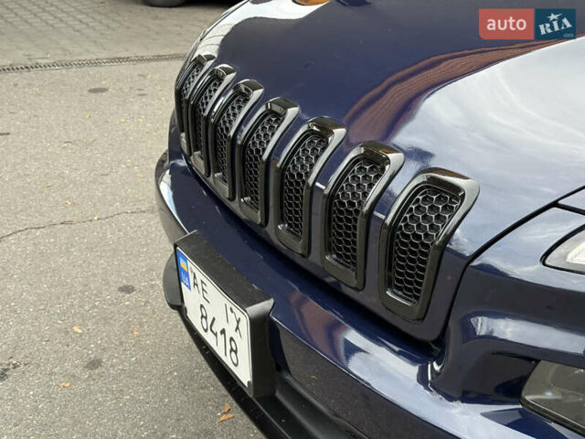 Джип Cherokee 2014 у Дніпро (Дніпропетровську) на Automoto.ua Синій Джип Cherokee, об'ємом двигуна 2.36 л та пробігом 199 тис. км за 10499 $, фото 16 на Automoto.ua