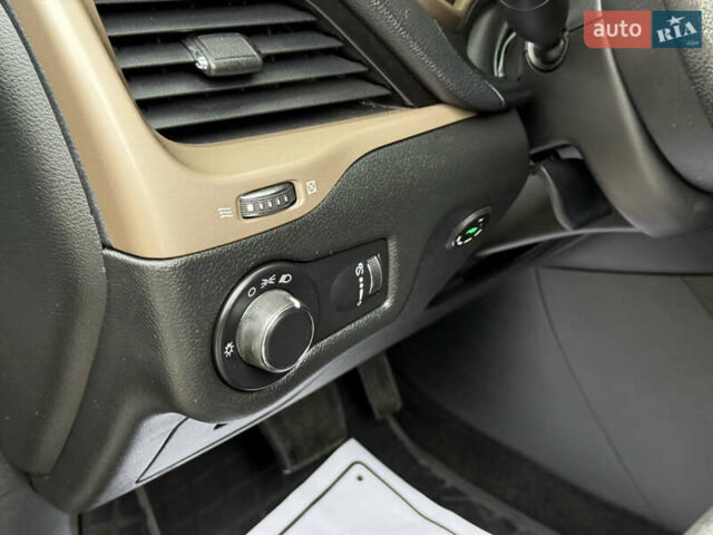 Джип Cherokee 2014 у Дніпро (Дніпропетровську) на Automoto.ua Синій Джип Cherokee, об'ємом двигуна 2.36 л та пробігом 199 тис. км за 10499 $, фото 42 на Automoto.ua