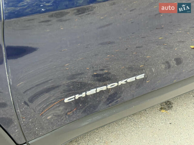 Джип Cherokee 2014 у Дніпро (Дніпропетровську) на Automoto.ua Синій Джип Cherokee, об'ємом двигуна 2.36 л та пробігом 199 тис. км за 10499 $, фото 19 на Automoto.ua