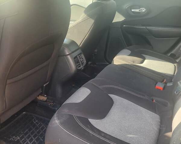 Синій Джип Cherokee, об'ємом двигуна 2.36 л та пробігом 237 тис. км за 9500 $, фото 3 на Automoto.ua