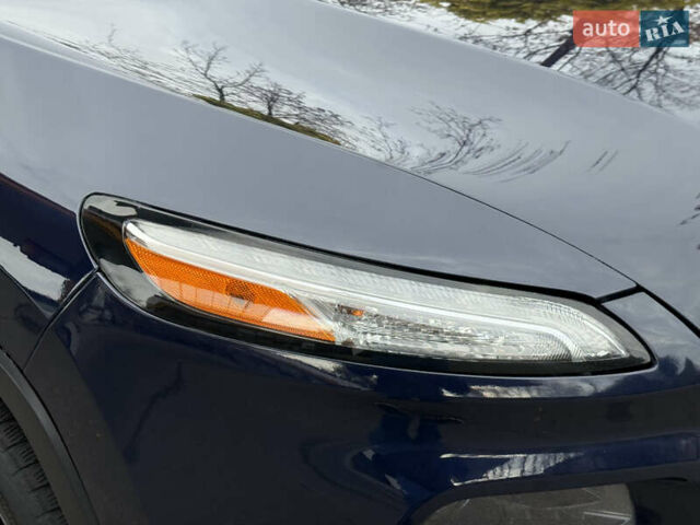Джип Cherokee 2014 у Дніпро (Дніпропетровську) на Automoto.ua Синій Джип Cherokee, об'ємом двигуна 2.36 л та пробігом 199 тис. км за 10499 $, фото 33 на Automoto.ua