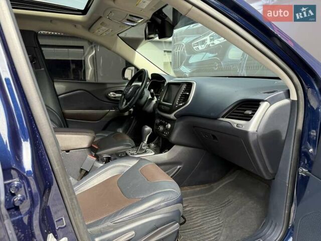 Синій Джип Cherokee, об'ємом двигуна 3.24 л та пробігом 184 тис. км за 13200 $, фото 27 на Automoto.ua