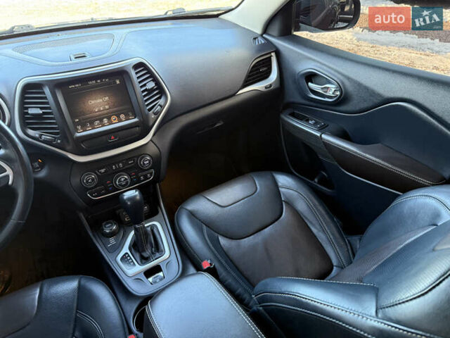 Синій Джип Cherokee, об'ємом двигуна 3.24 л та пробігом 185 тис. км за 13500 $, фото 56 на Automoto.ua