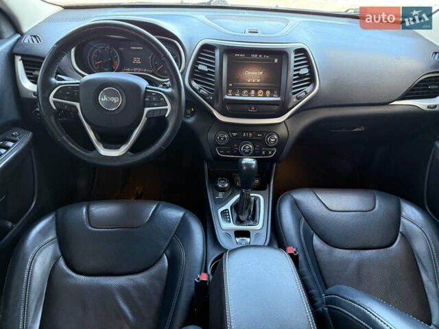 Синій Джип Cherokee, об'ємом двигуна 3.24 л та пробігом 185 тис. км за 13500 $, фото 57 на Automoto.ua