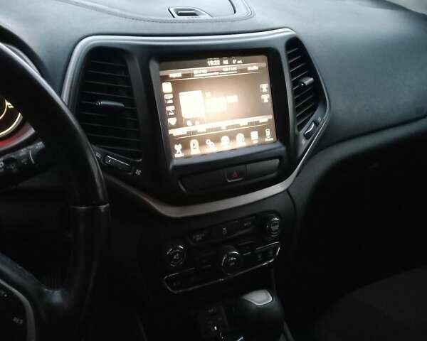 Синий Джип Чероки, объемом двигателя 2.36 л и пробегом 146 тыс. км за 13700 $, фото 7 на Automoto.ua