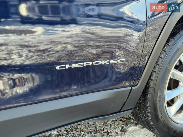 Синій Джип Cherokee, об'ємом двигуна 3.24 л та пробігом 185 тис. км за 13500 $, фото 22 на Automoto.ua