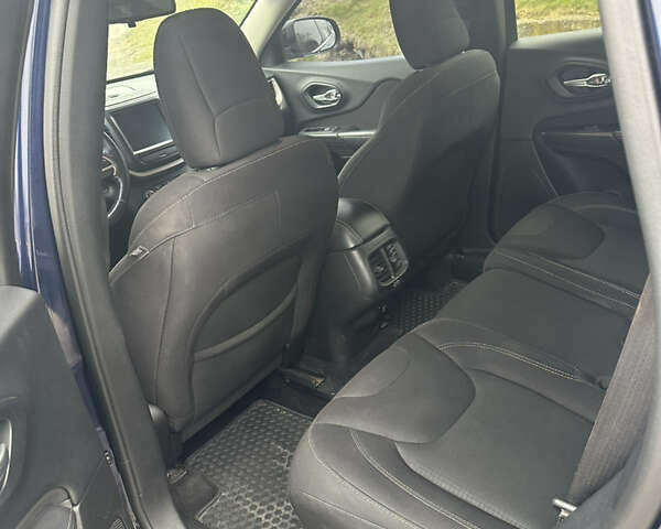 Синій Джип Cherokee, об'ємом двигуна 2.36 л та пробігом 131 тис. км за 13400 $, фото 6 на Automoto.ua