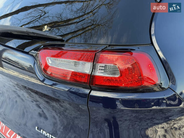 Синій Джип Cherokee, об'ємом двигуна 3.24 л та пробігом 185 тис. км за 13500 $, фото 16 на Automoto.ua