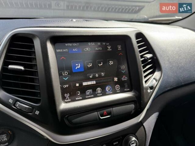 Синій Джип Cherokee, об'ємом двигуна 3.24 л та пробігом 184 тис. км за 12999 $, фото 35 на Automoto.ua