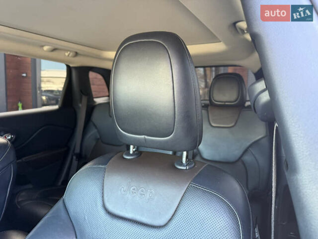 Синій Джип Cherokee, об'ємом двигуна 3.24 л та пробігом 185 тис. км за 13500 $, фото 39 на Automoto.ua